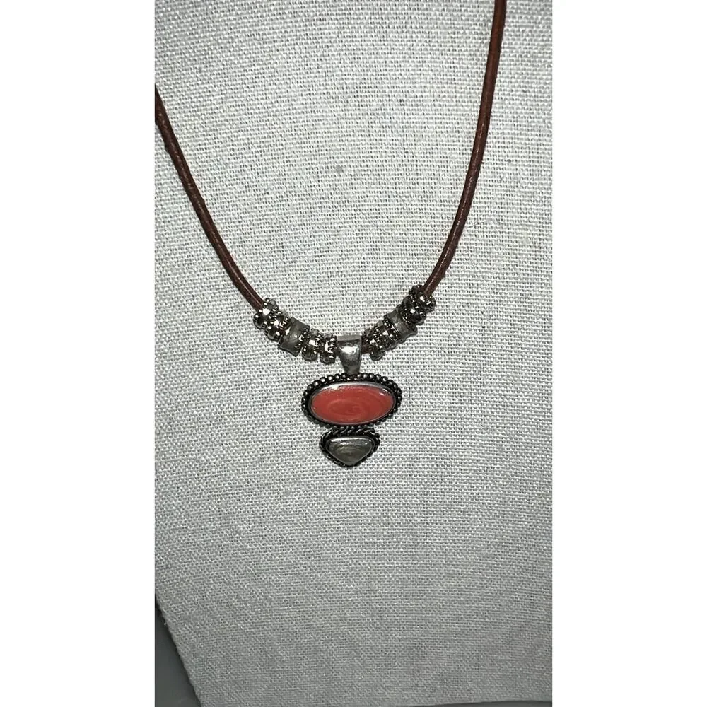 Pendant Necklace boho silver tone green beige choker 8.5” - Picture 4 of 4